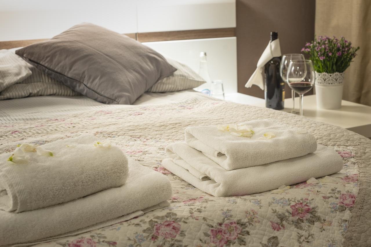 Hotel - Restauracja Platan Sędziszów Małopolski Bagian luar foto